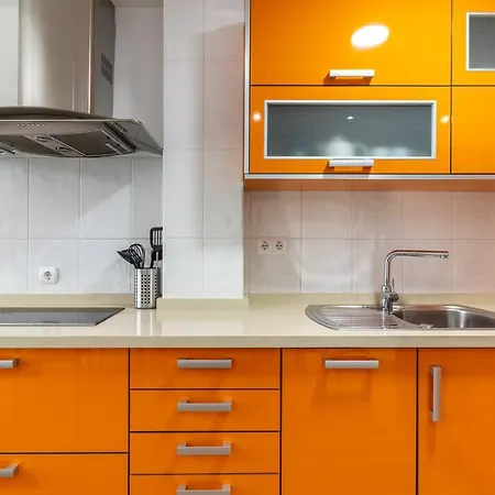 Апартаменты Flatguest Almansa * 3bdr * Parking * Wifi *