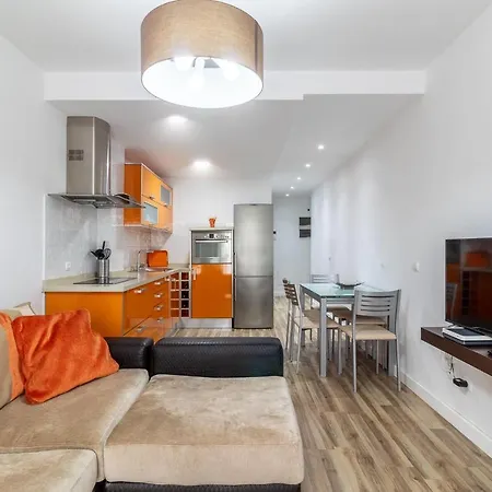 Апартаменты Flatguest Almansa * 3bdr * Parking * Wifi Лас-Пальмас-де-Гран-Канария