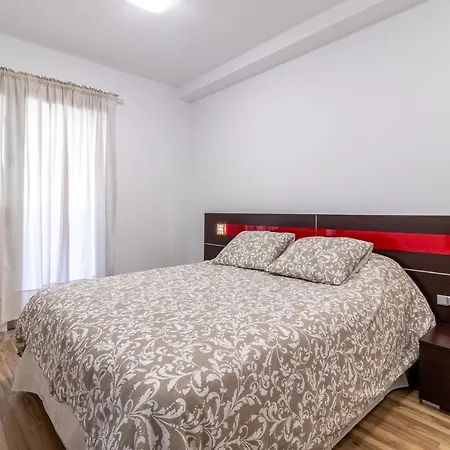 Flatguest Almansa * 3bdr * Parking * Wifi * Лас-Пальмас-де-Гран-Канария
