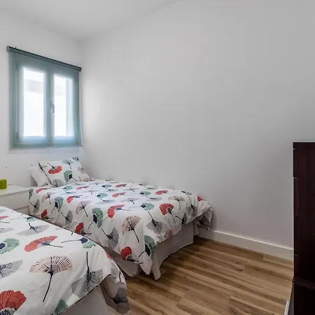 Flatguest Almansa * 3bdr * Parking * Wifi Апартаменты Лас-Пальмас-де-Гран-Канария